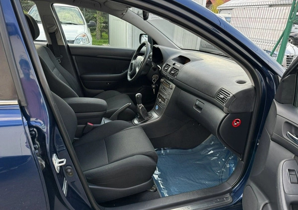 Toyota Avensis cena 13500 przebieg: 190000, rok produkcji 2003 z Sępopol małe 211